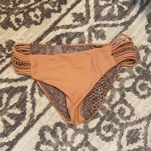 Acacia crochet bikini bottom in Topless, size M